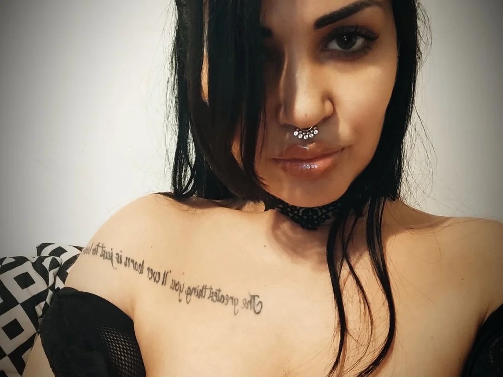 Red_WINE_SEX Chatroom