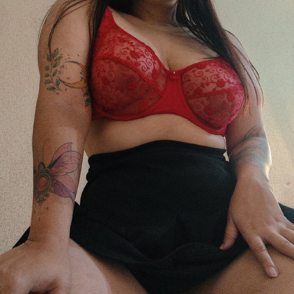 Reiny-rey Webcam Profile Picture Reiny-rey Chatroom