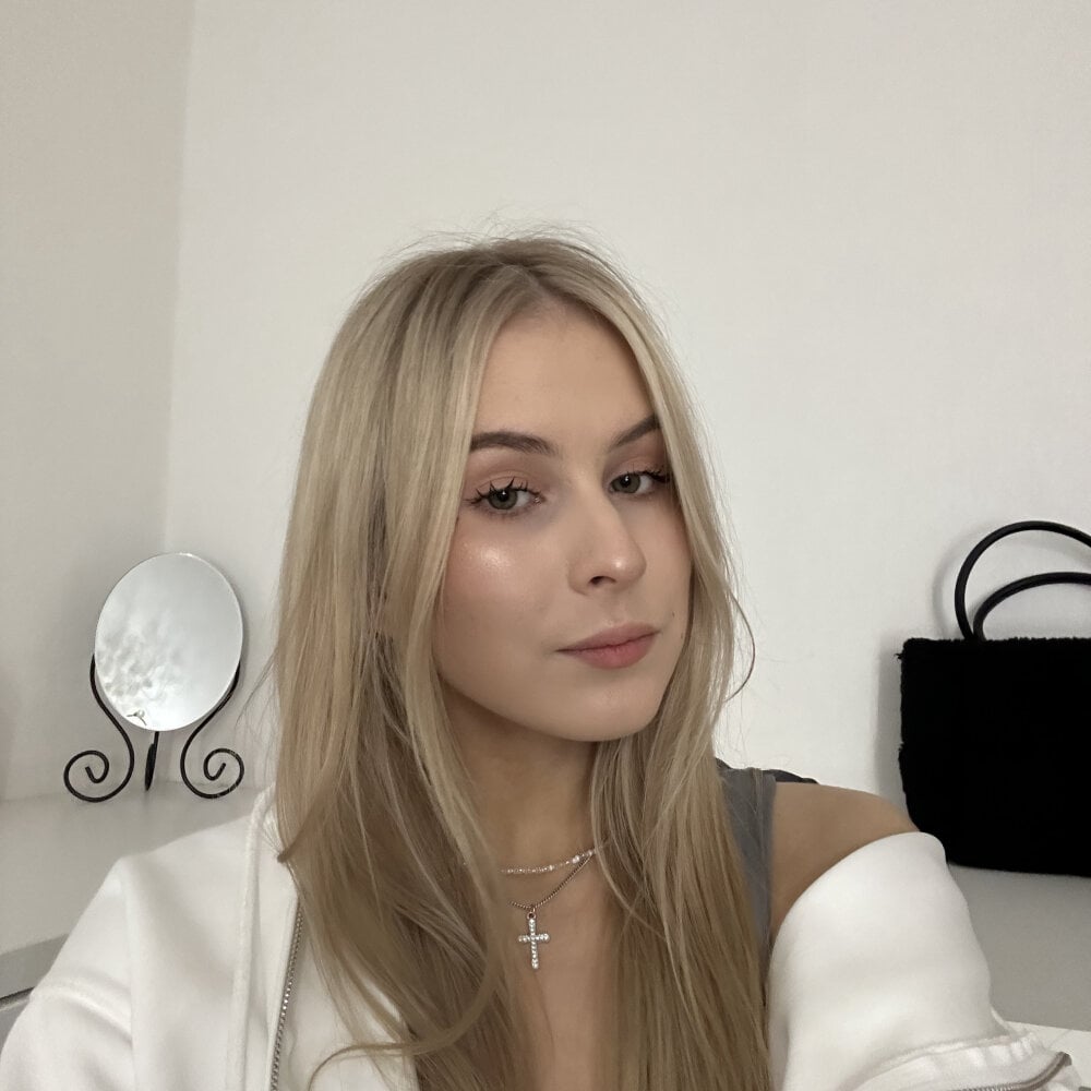 RexanneCusson Chatroom