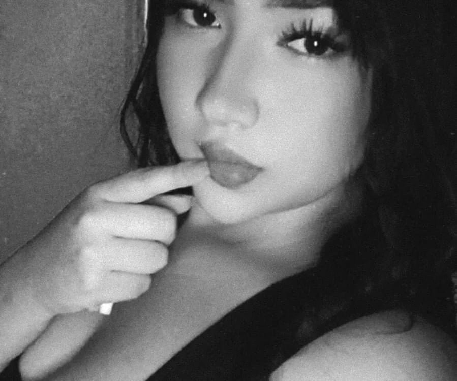 RileyReed_Pink Chatroom