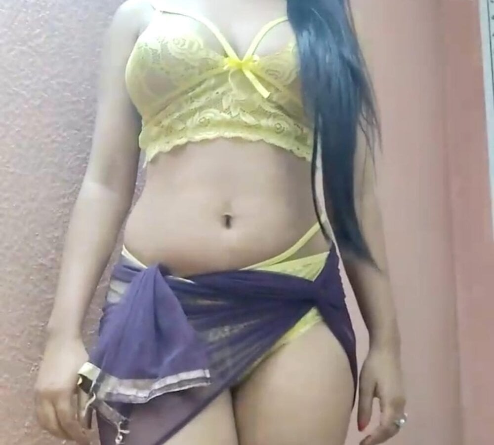 Rinki_bhabhiji Chatroom