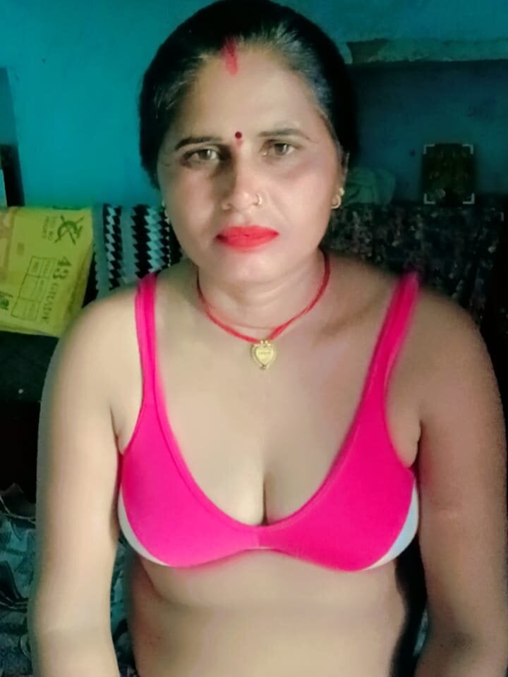 Riya741557 Webcam Profile Picture Riya741557 Chatroom