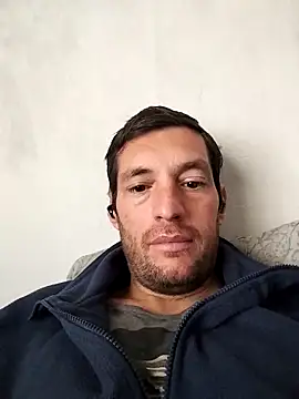 Robert83uy Chatroom