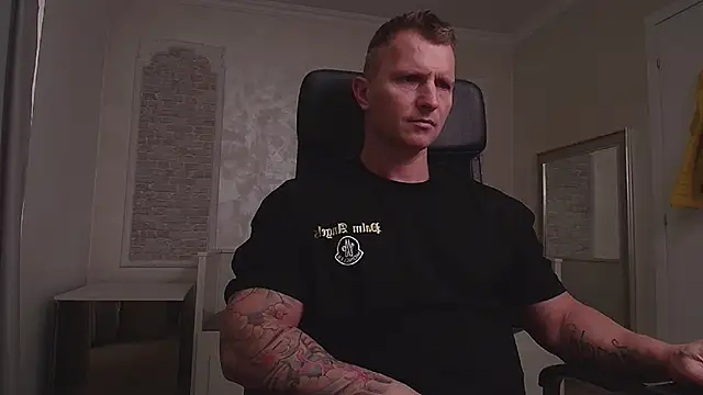 RomeoMalcolm Chatroom