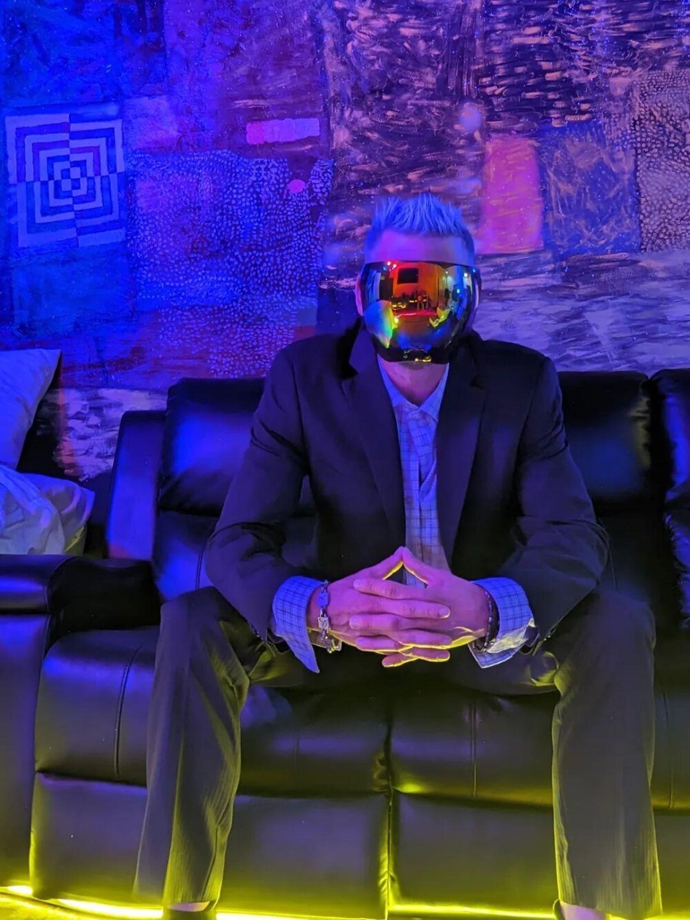 RoomBlueWhite Chatroom