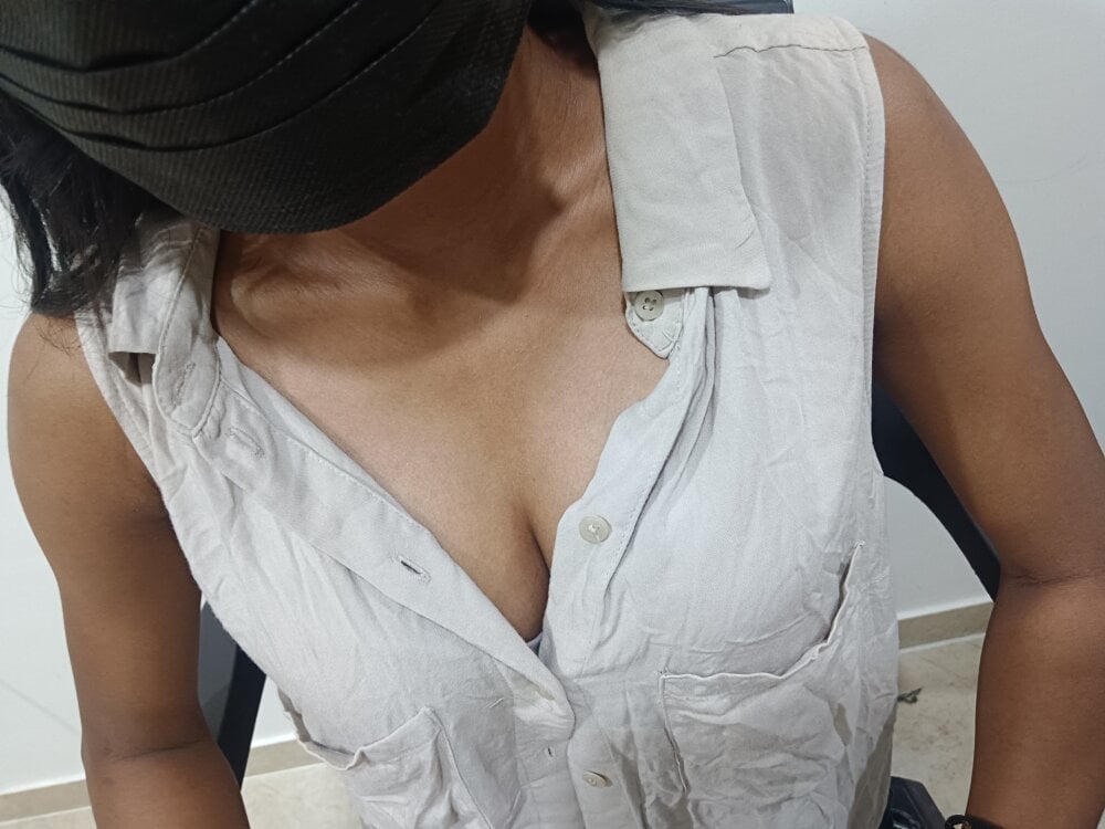 Rosalie_RR Chatroom