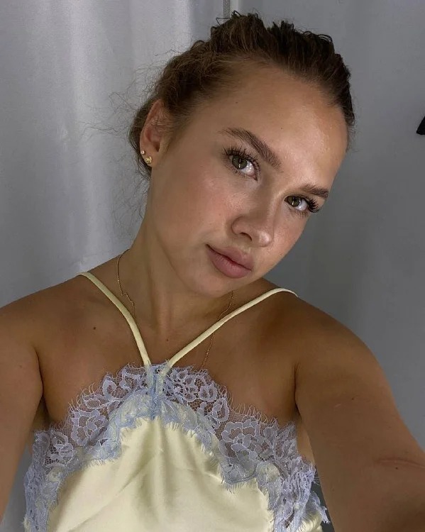 RoseJones Chatroom