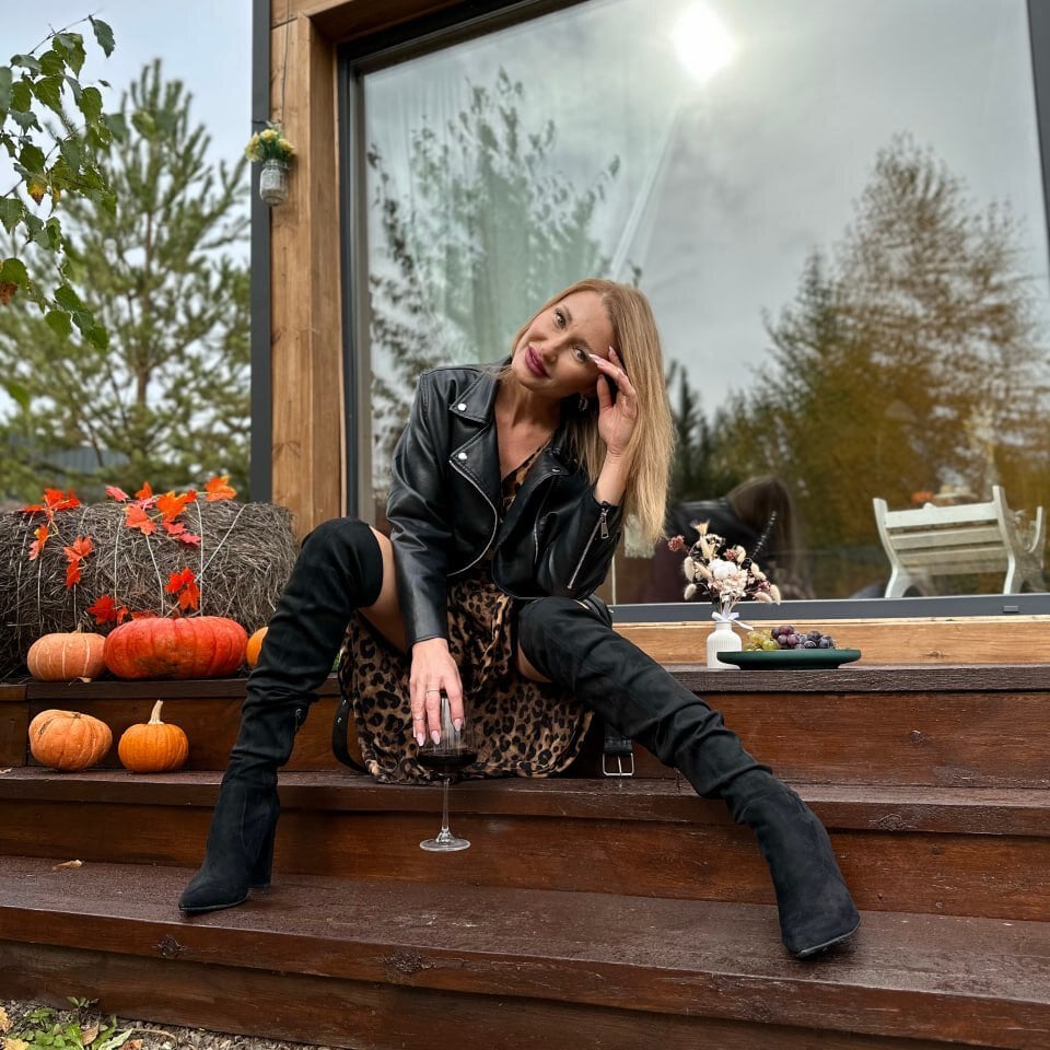 Rose_PussyLips Chatroom