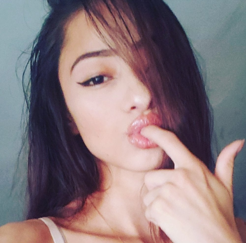 RosexxGoldxx Chatroom