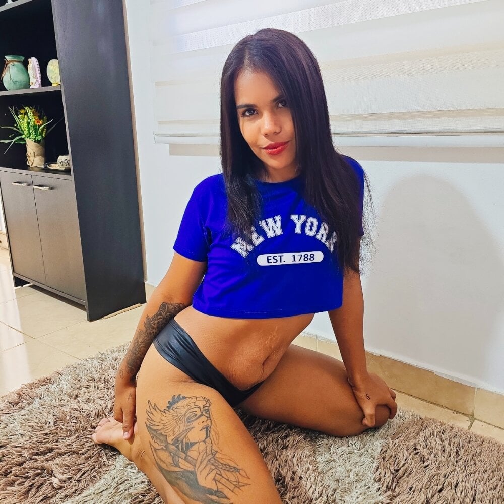 Rosy_Emely Chatroom