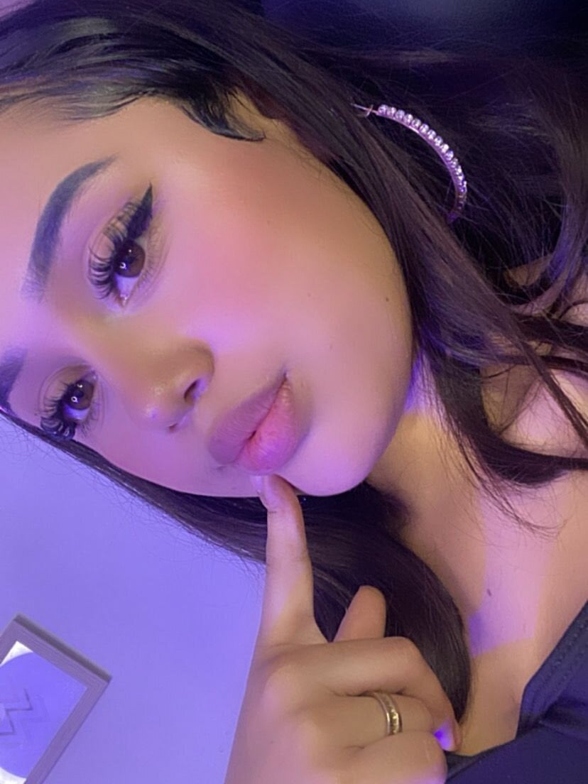 Roxanee_69 Chatroom