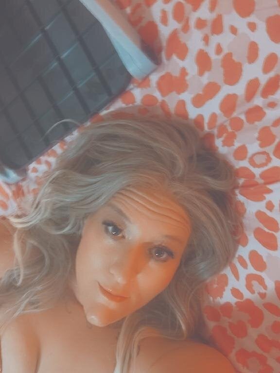 RoxanneGold Chatroom