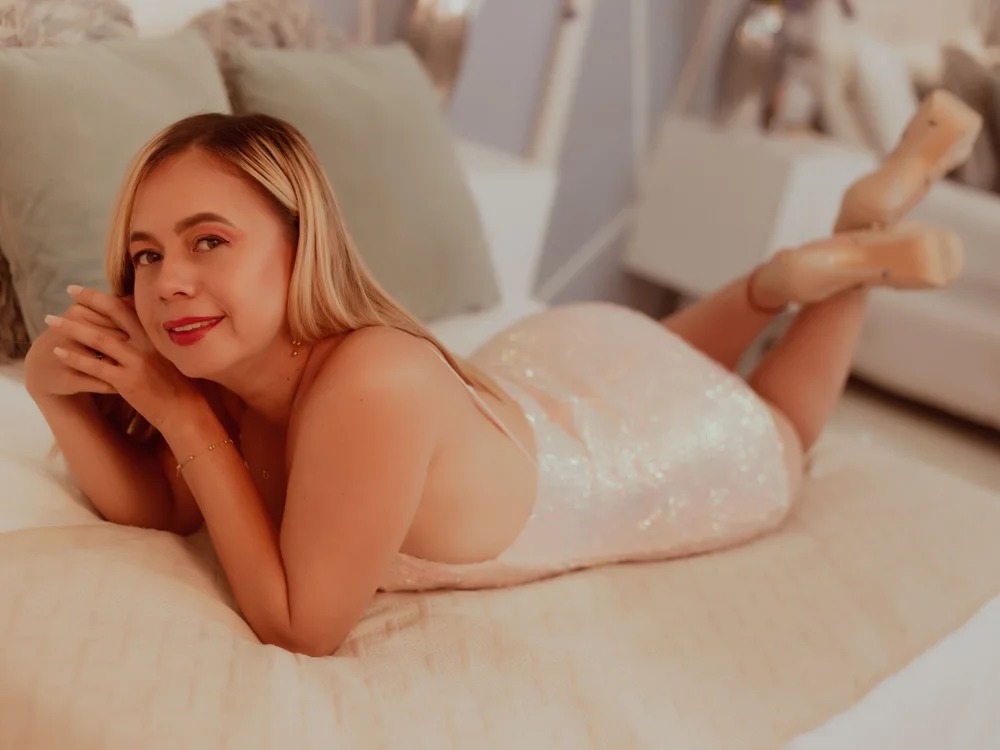 RoxyFiore Chatroom