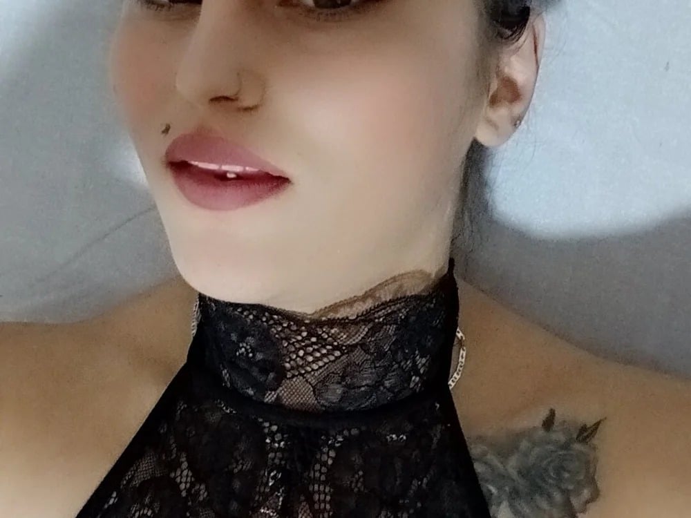 RoxyTattooo69 Chatroom