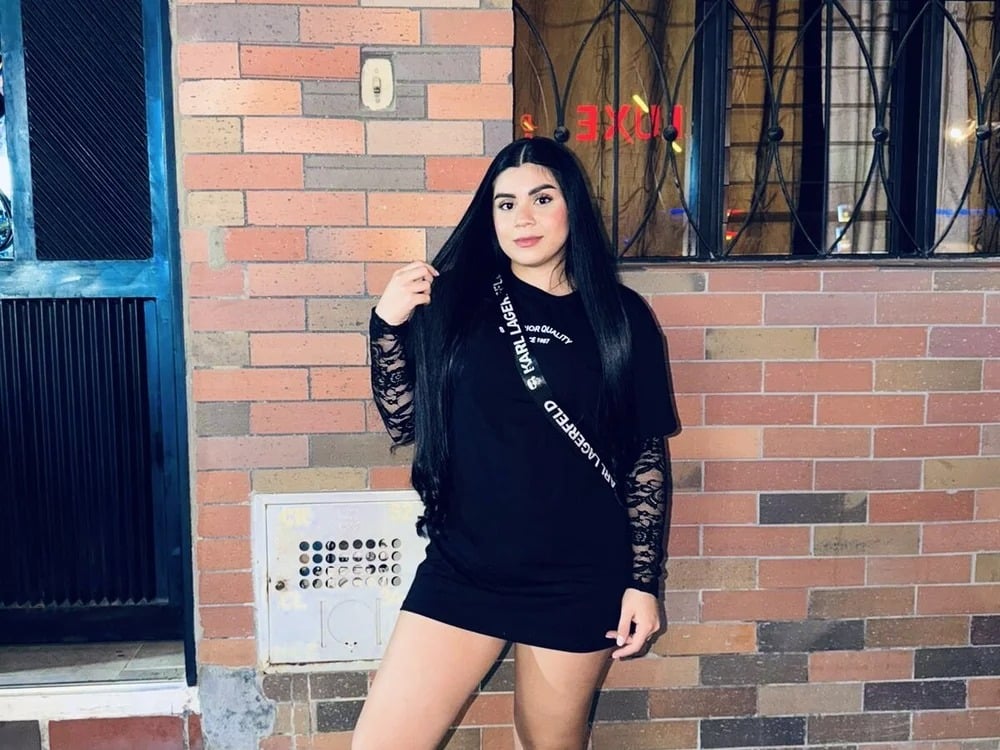 Roxyy_69 Chatroom