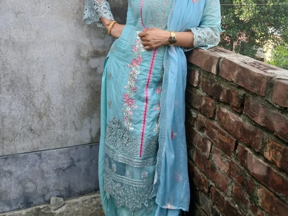 Ruhi-27 Chatroom
