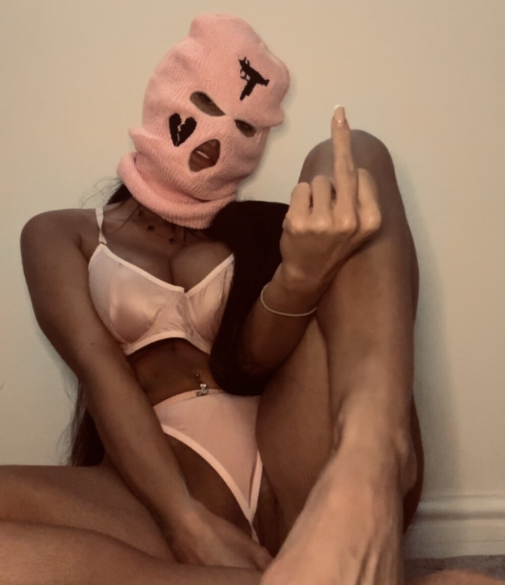SECRETBELLAUK Chatroom