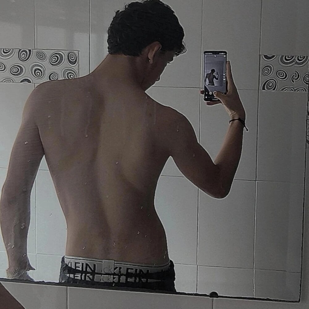 SamBoycash_ Chatroom