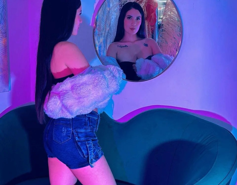 Samara_Diamond_ Chatroom