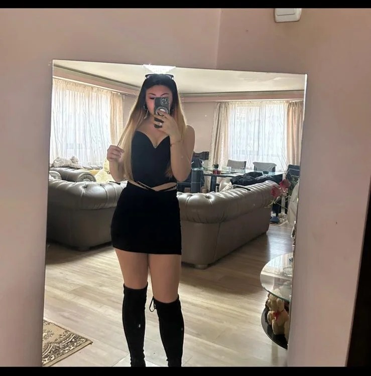 SandraFoxy19 Chatroom