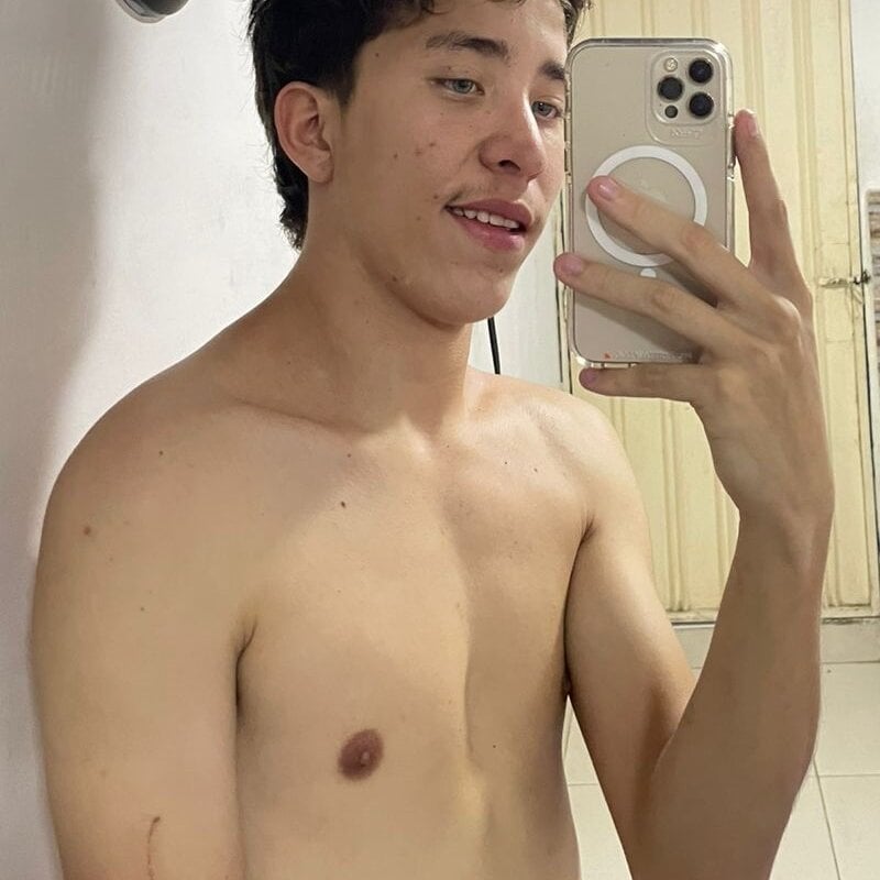 Santiago_LatinBoy Chatroom