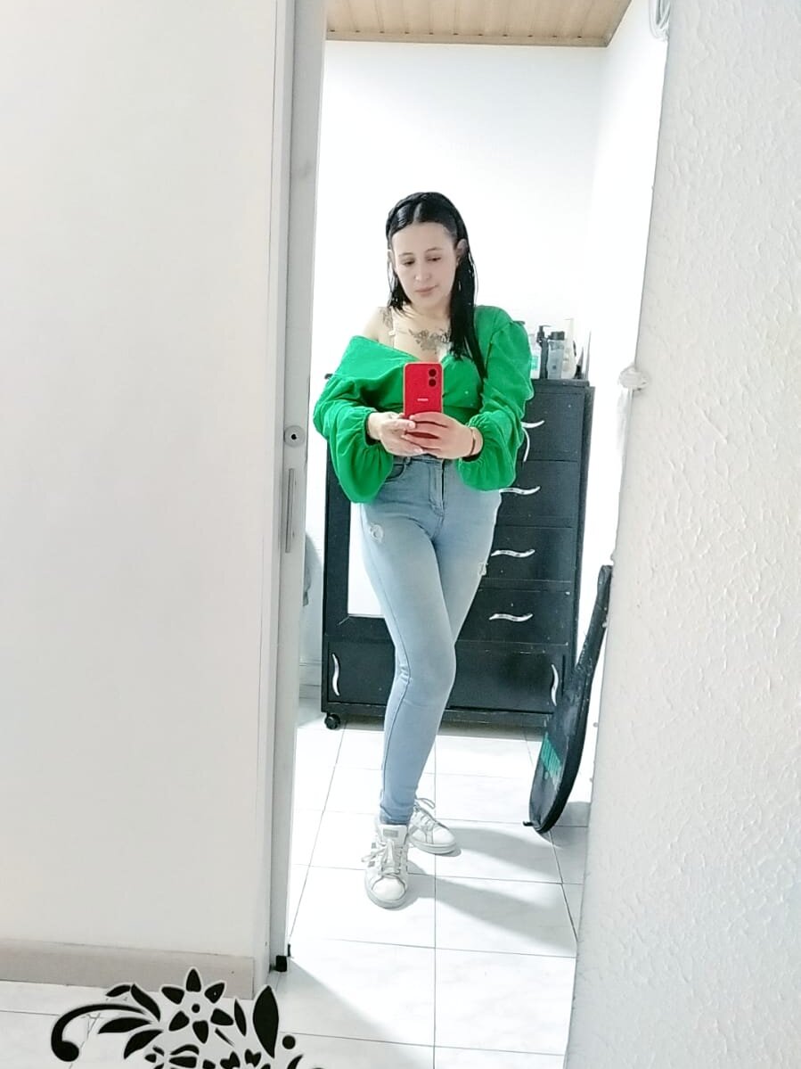 Sara01__ Chatroom