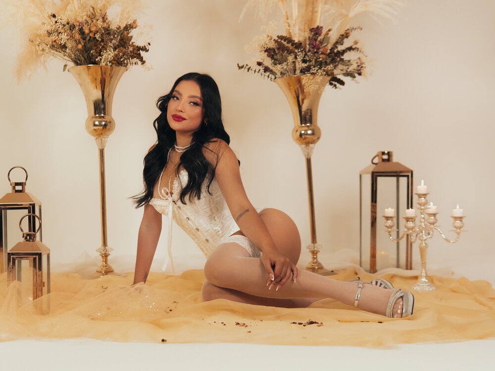 SaraWinstone_ Chatroom