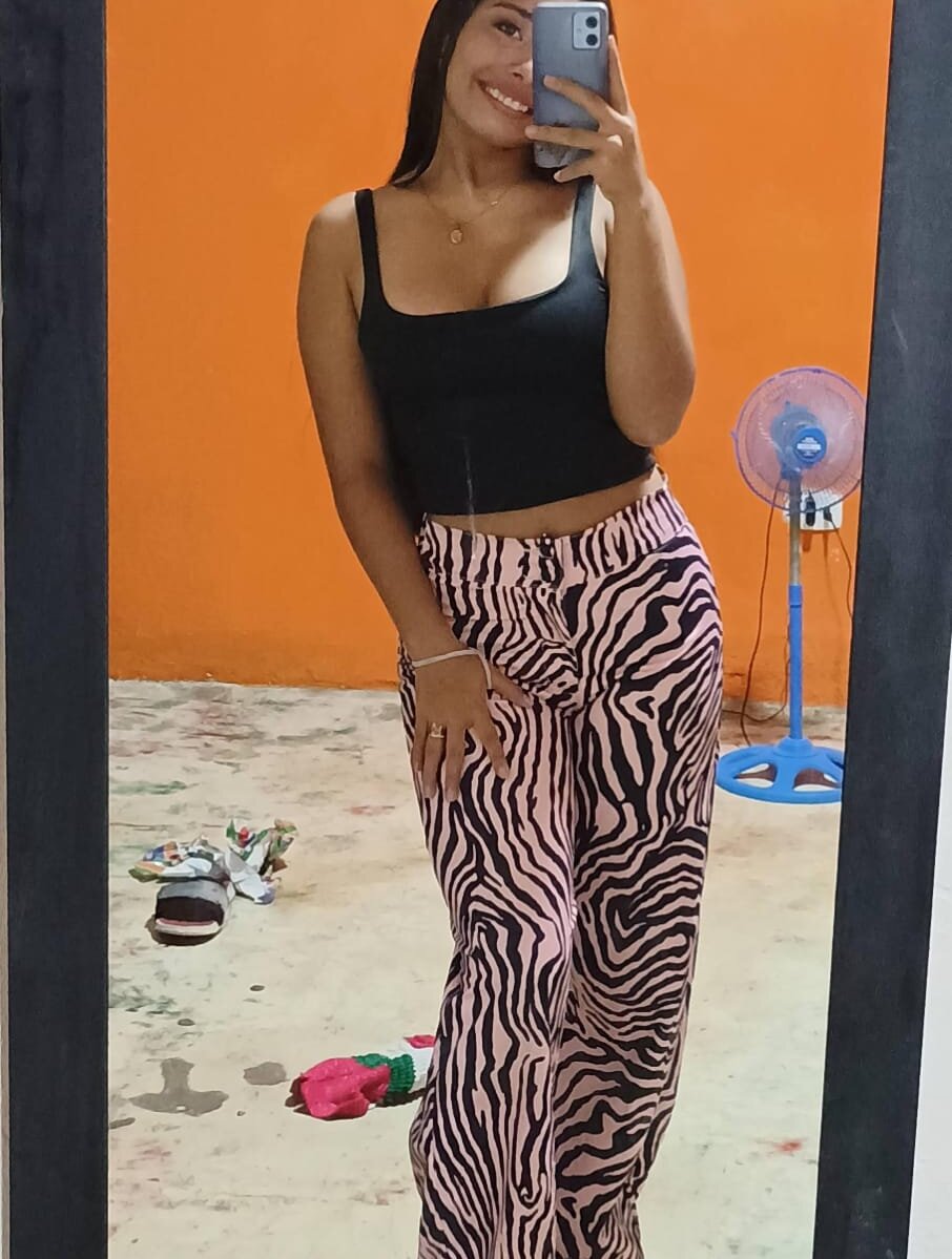 Sara_Monrou_ Chatroom