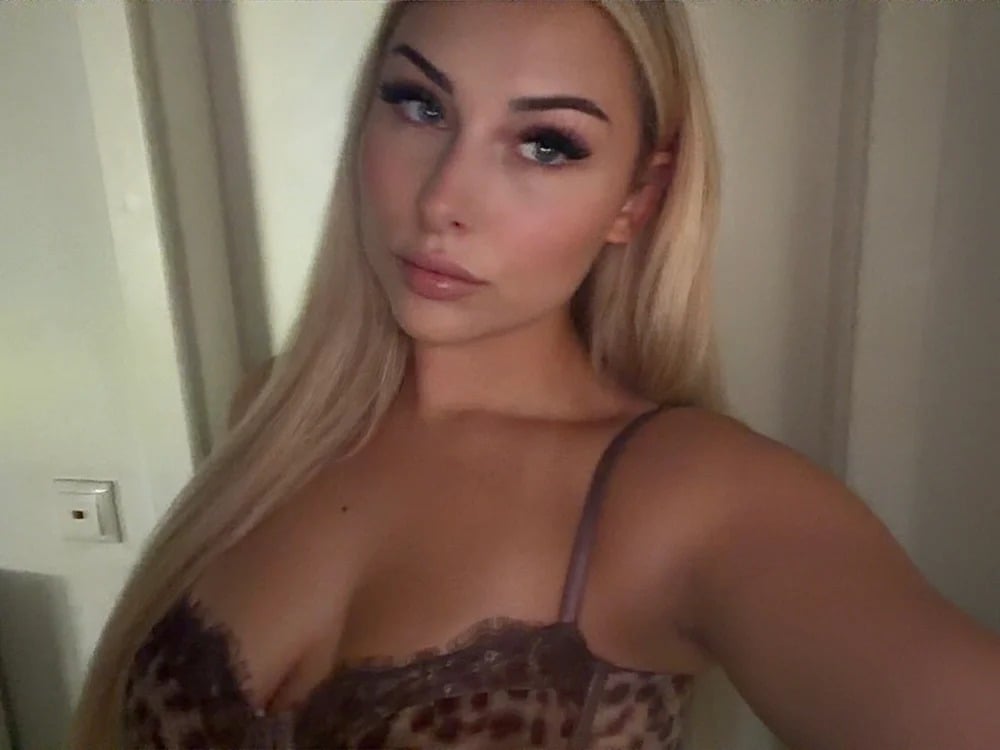 SarahWildy Chatroom