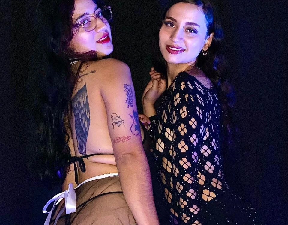 SarayANDsara Chatroom
