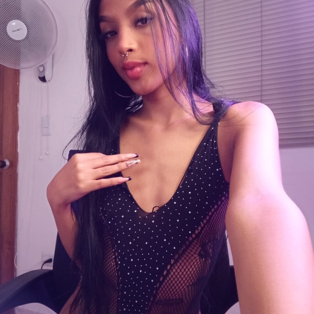 SashaMorelli Chatroom