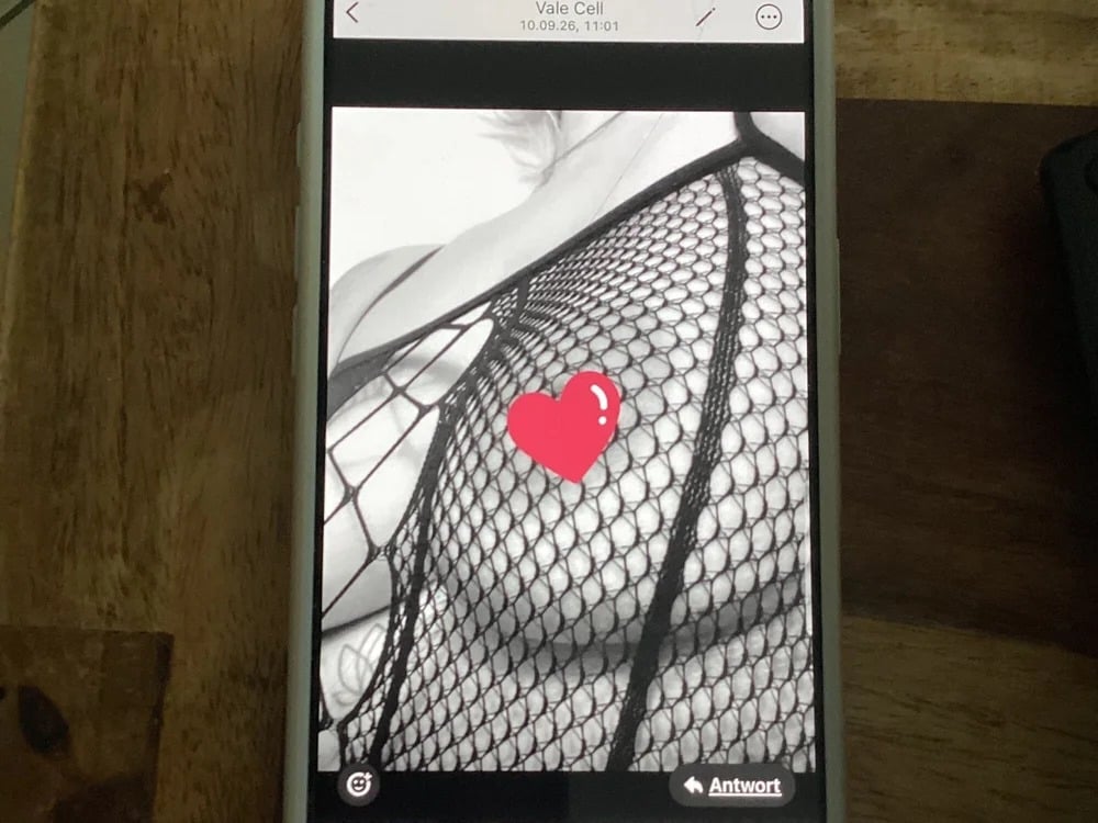Satin_Touch Chatroom