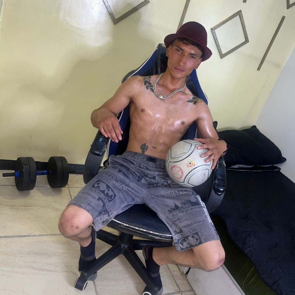 SavageLover_ Chatroom