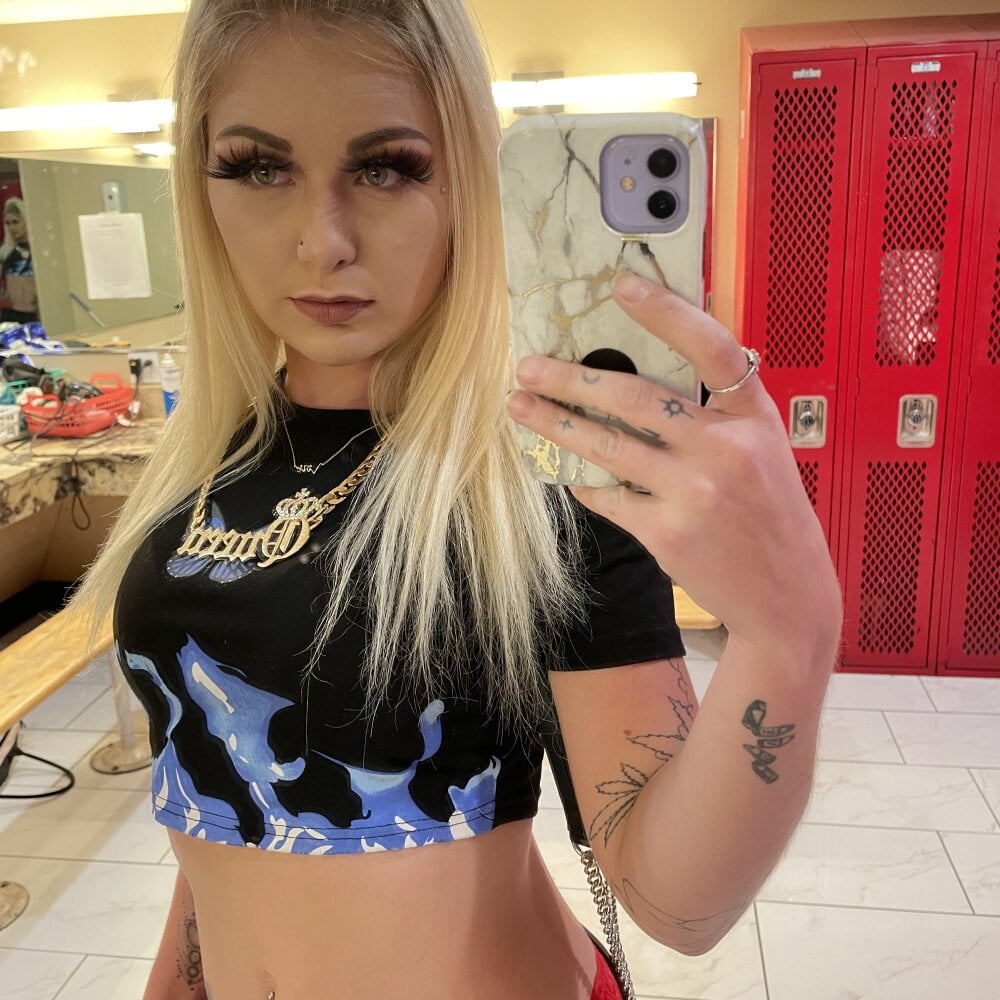 Savage_Barbie Chatroom