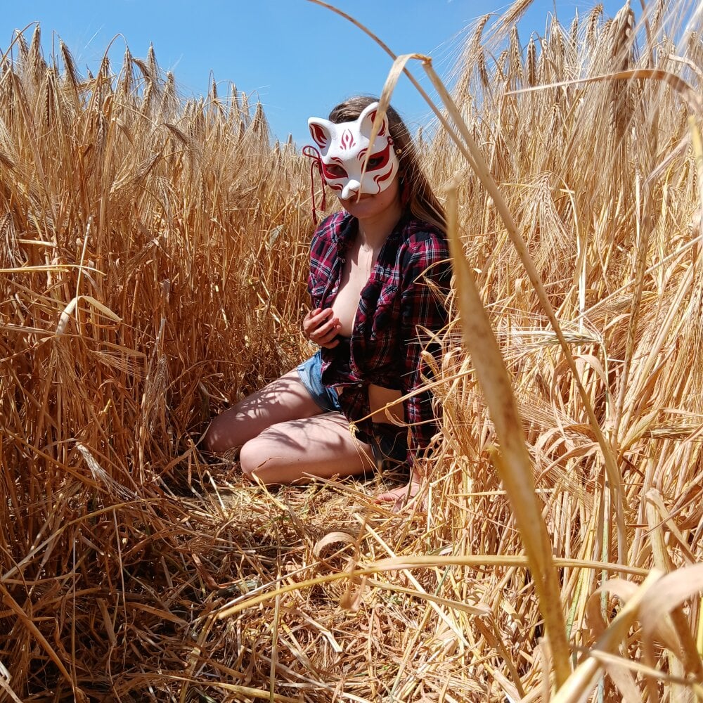 ScarletKitsunyaa Chatroom