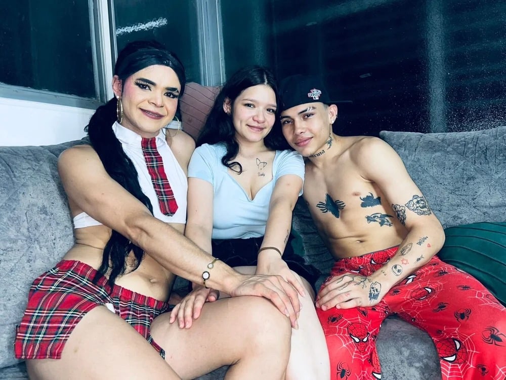 SecretTrio Chatroom