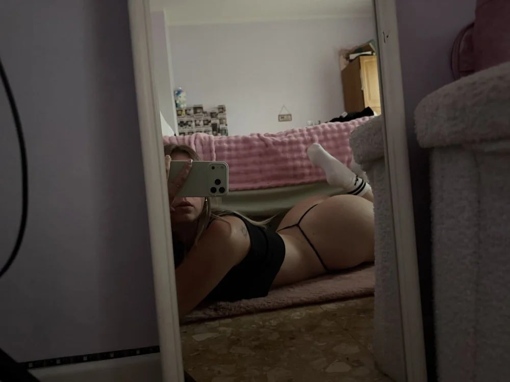 SeductiveLadyX Chatroom