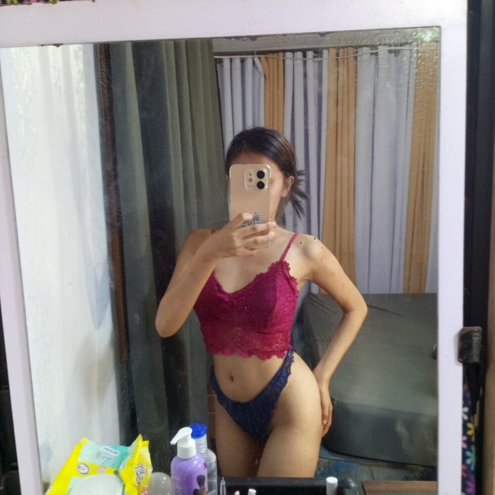 SeductivePinay69 Webcam Profile Picture SeductivePinay69 Chatroom