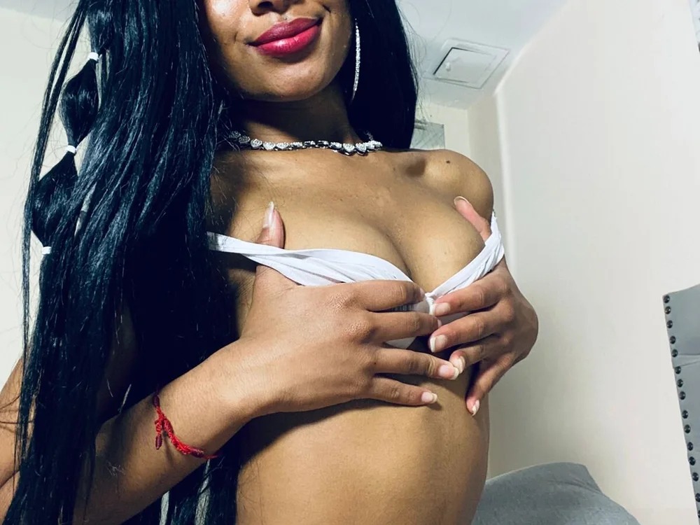 Selene_Jonnes Chatroom