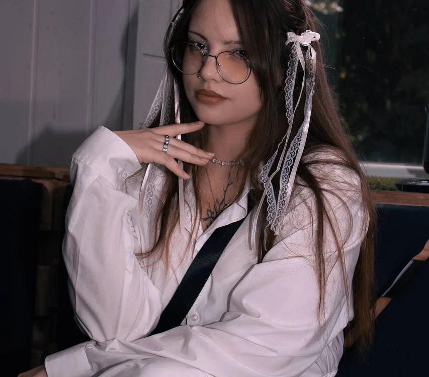 Sensual_Whisper Chatroom