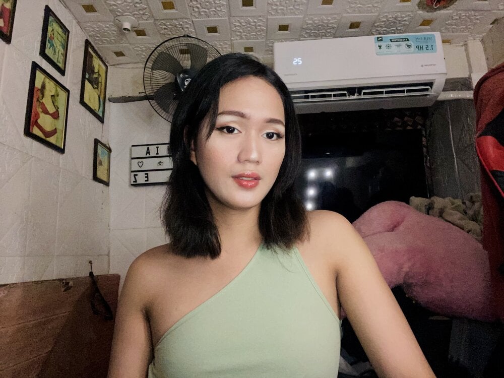 Sexgoddess_Caroline Chatroom
