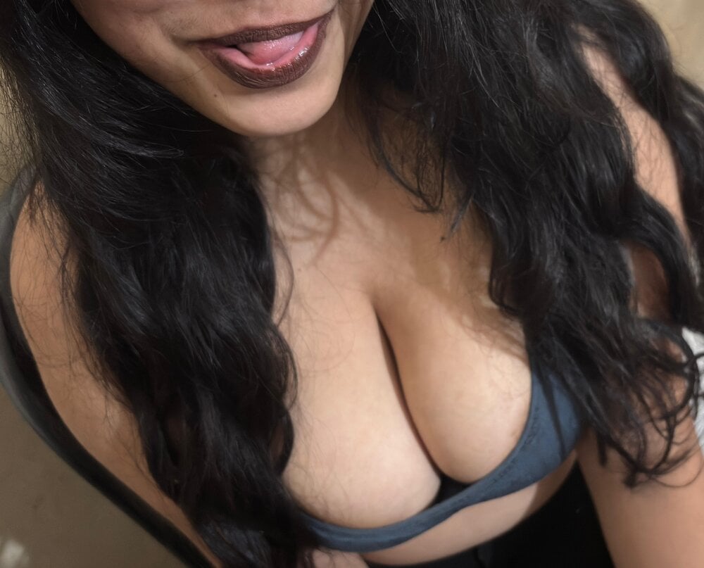 Sexy-kajal88 Chatroom