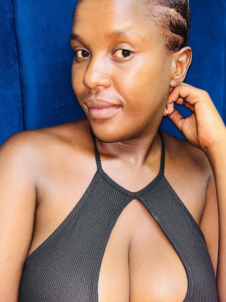 SexyBoobsxX97 Chatroom