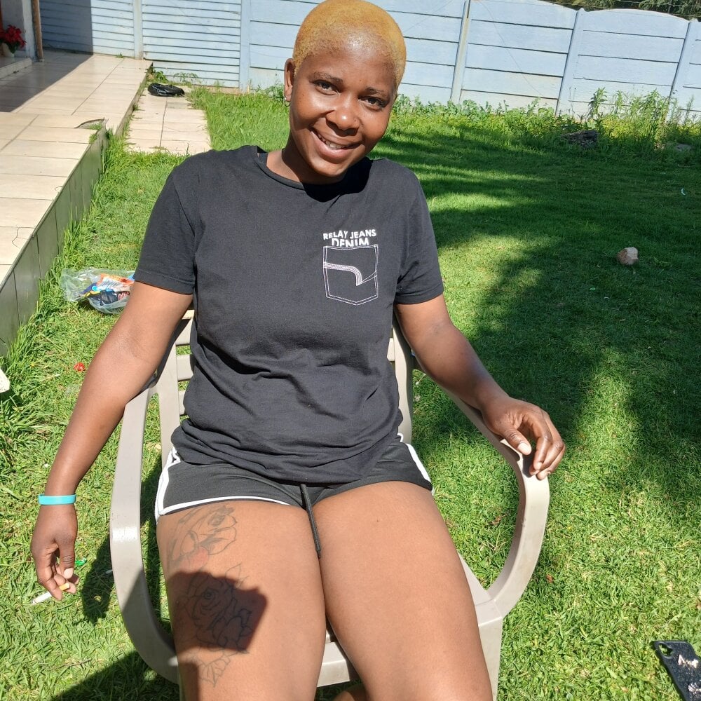 SexyMbali_01 Chatroom