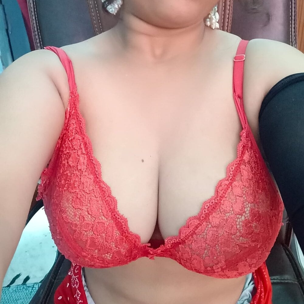 Sexy_Tanyasharma Chatroom