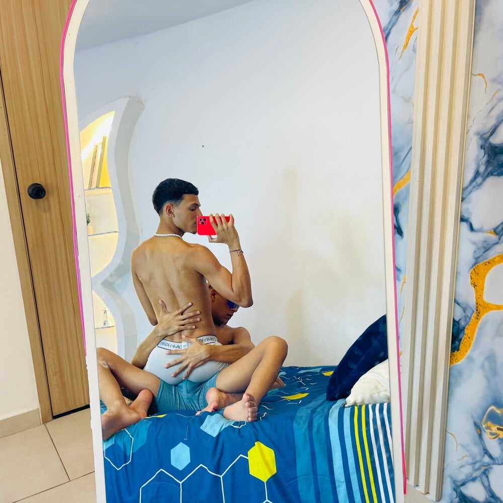 Sexy_boys_hell2 Chatroom