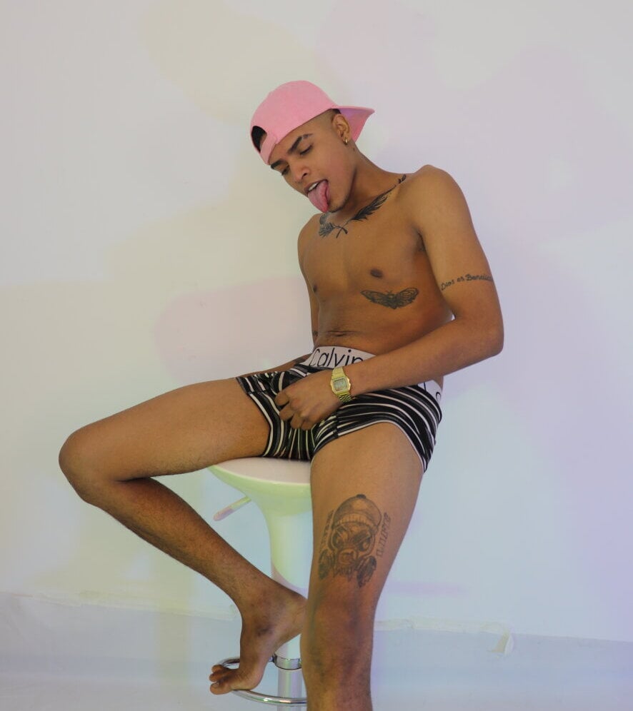 Sexyboy10_ Chatroom