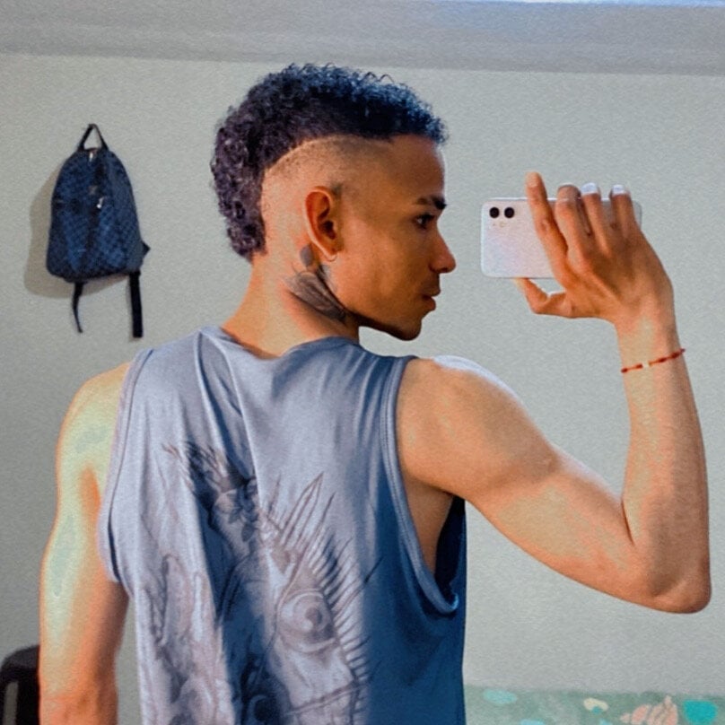 Sexyboy_0199 Chatroom