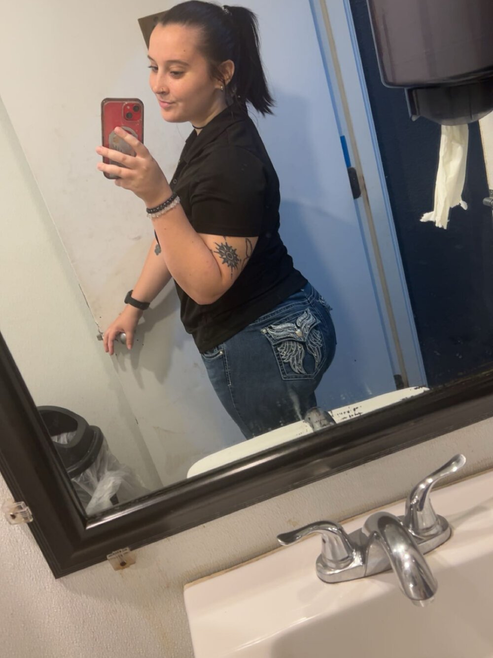 Shadow_Slut Chatroom