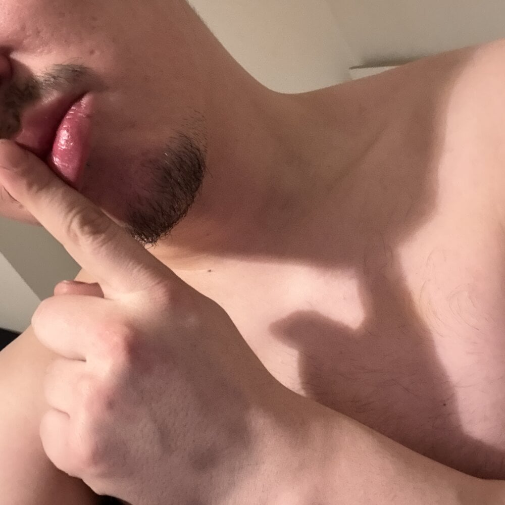 Shadowcum2000 Chatroom